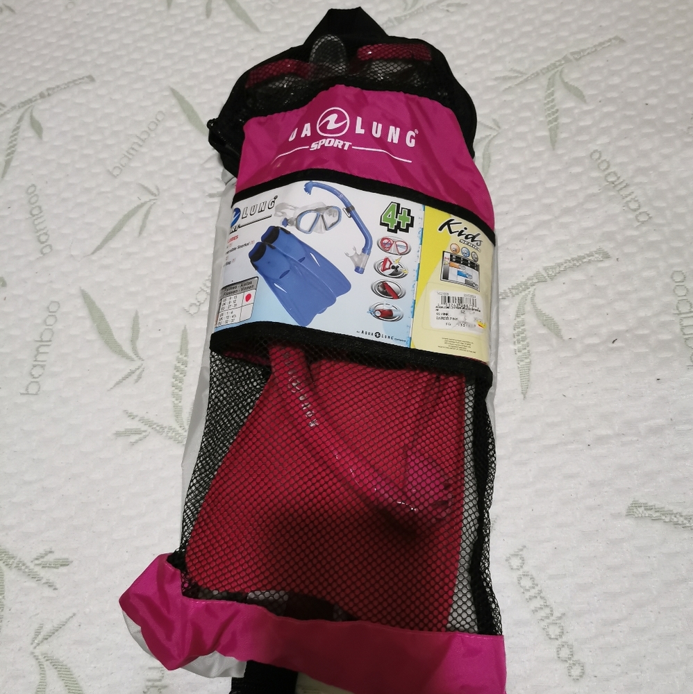NWT kids scuba guare pink size S/M 4+